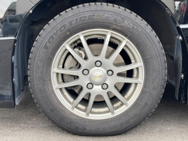 TOYOTA VOXY HYBRID 2016