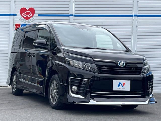 TOYOTA VOXY HYBRID 2016