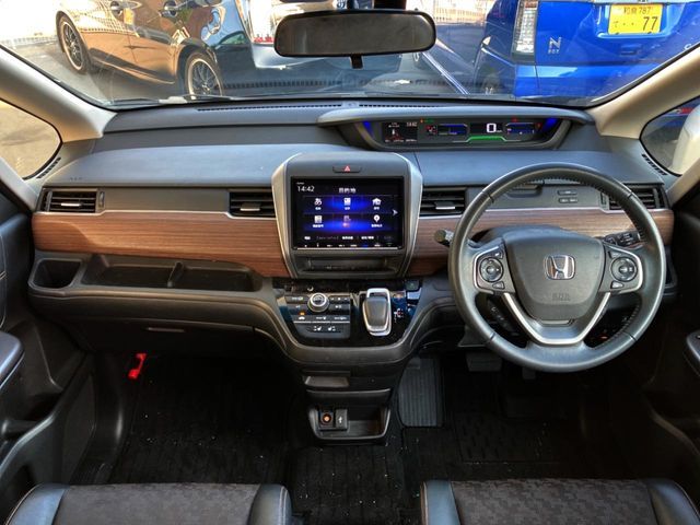 HONDA FREED HYBRID 2021