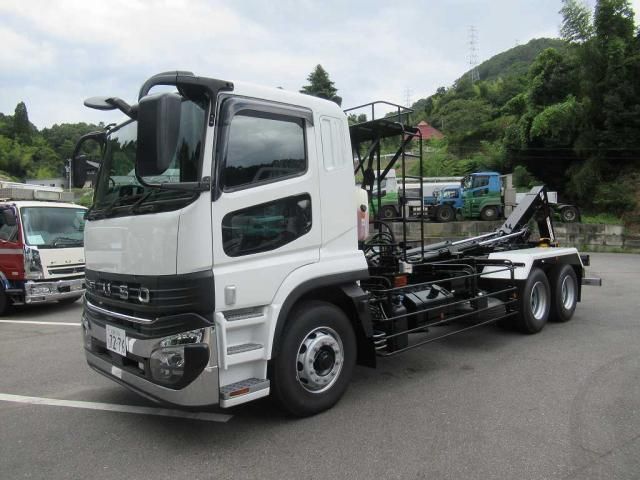 MITSUBISHI FUSOU SUPER GREAT 2025