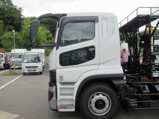 MITSUBISHI FUSOU SUPER GREAT 2025