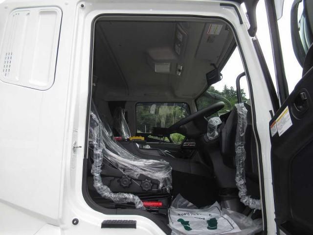 MITSUBISHI FUSOU SUPER GREAT 2025