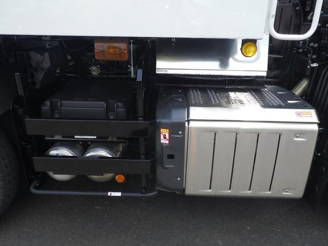 MITSUBISHI FUSOU SUPER GREAT 2025