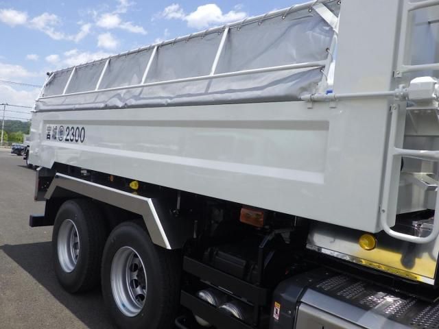 MITSUBISHI FUSOU SUPER GREAT 2025