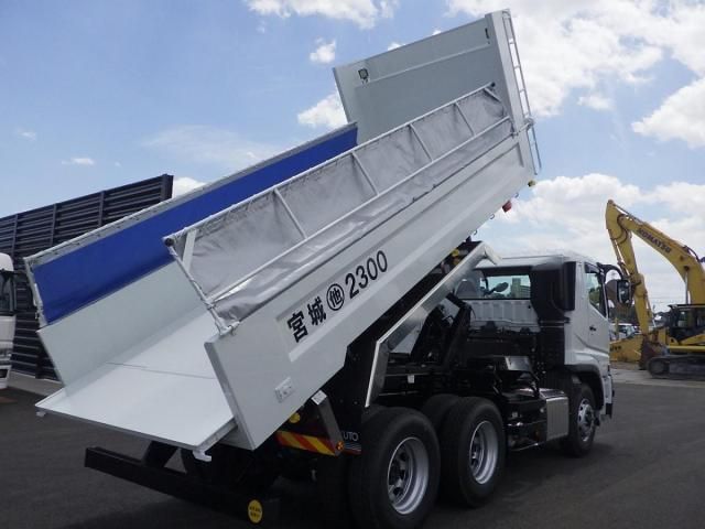 MITSUBISHI FUSOU SUPER GREAT 2025