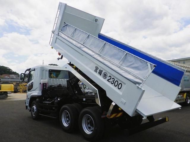 MITSUBISHI FUSOU SUPER GREAT 2025