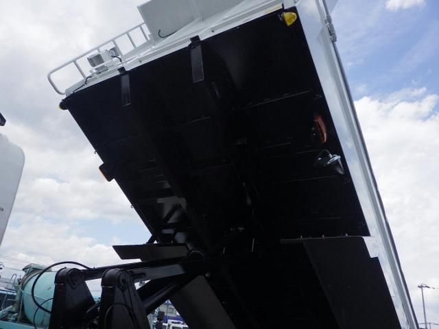 MITSUBISHI FUSOU SUPER GREAT 2025