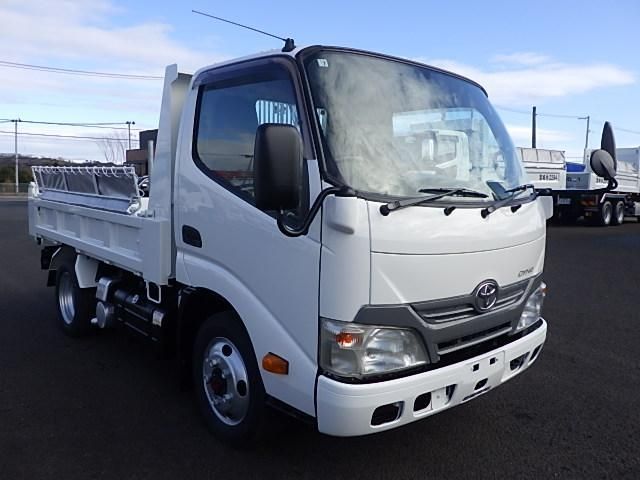 TOYOTA DYNA 2012