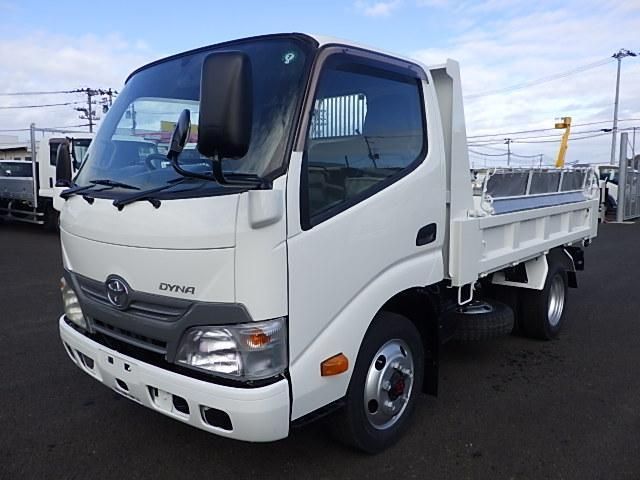 TOYOTA DYNA 2012