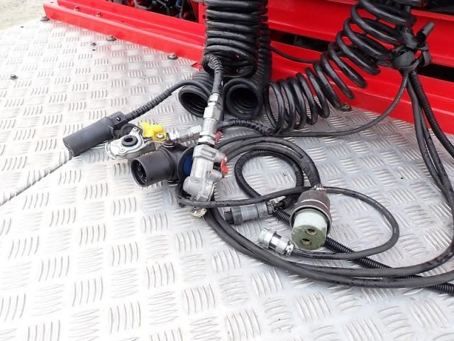 NISSAN DIESEL Quon 2021