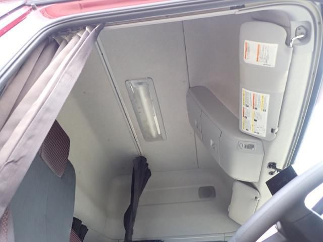 NISSAN DIESEL Quon 2021