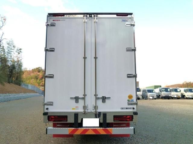 MITSUBISHI FUSOU SUPER GREAT 2025