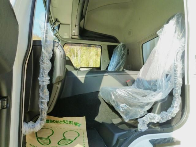 MITSUBISHI FUSOU SUPER GREAT 2025