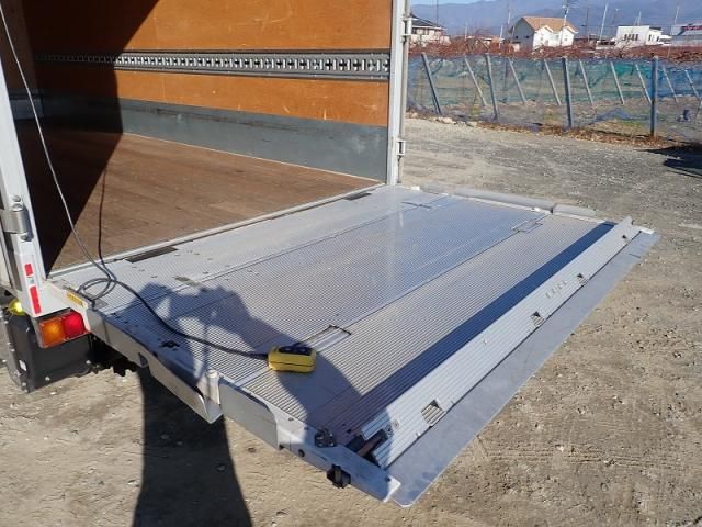 MITSUBISHI CANTER 2019