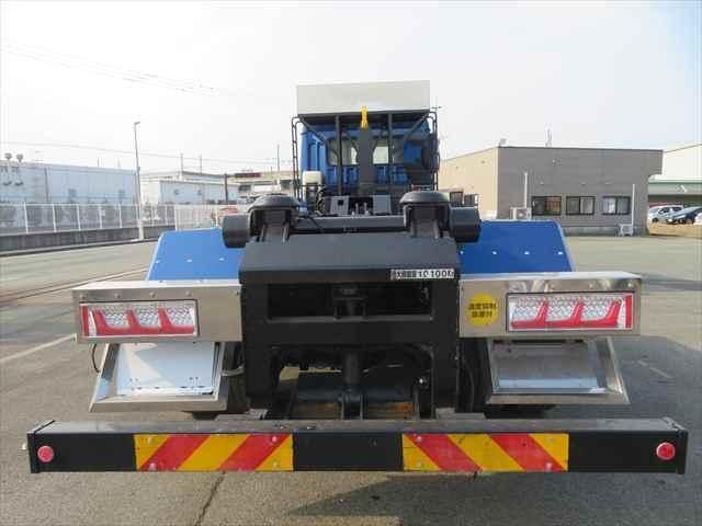 MITSUBISHI FUSOU SUPER GREAT 2015