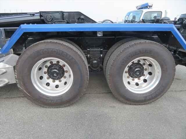 MITSUBISHI FUSOU SUPER GREAT 2015