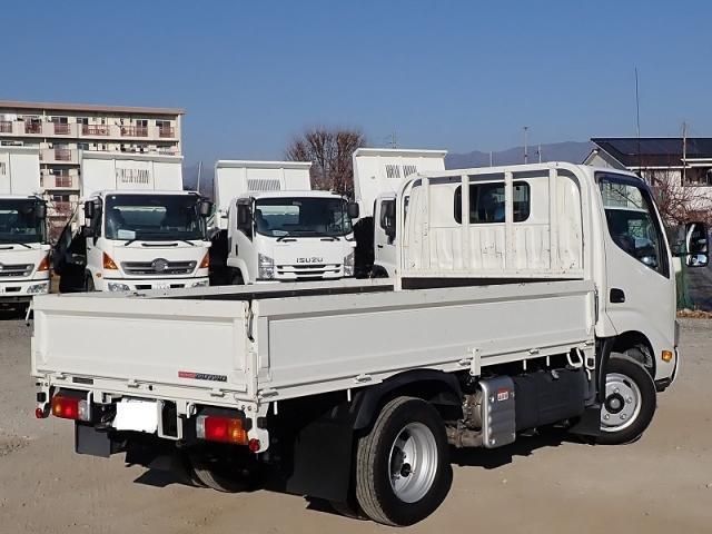 HINO DUTRO 2024