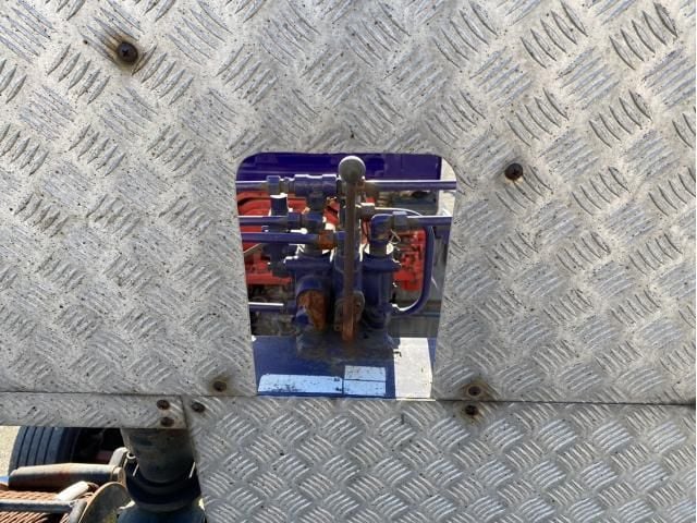 NISSAN DIESEL BigThumb 2001