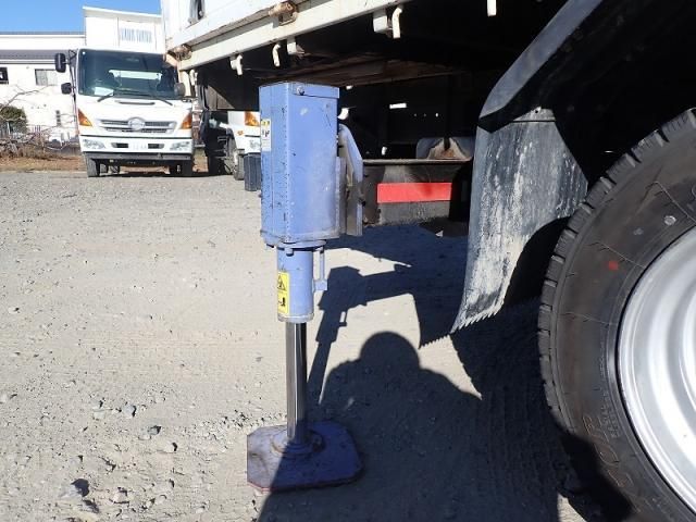 MITSUBISHI CANTER 2005