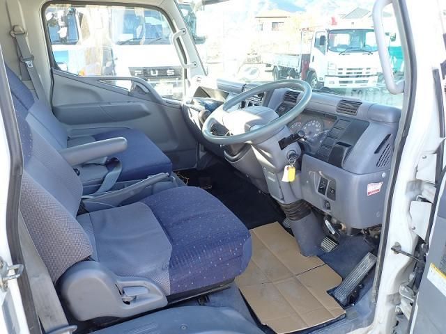 MITSUBISHI CANTER 2005