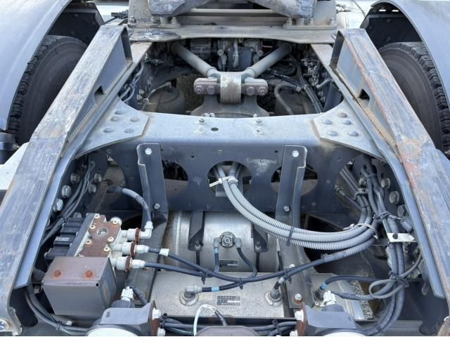 MITSUBISHI FUSOU SUPER GREAT 2016