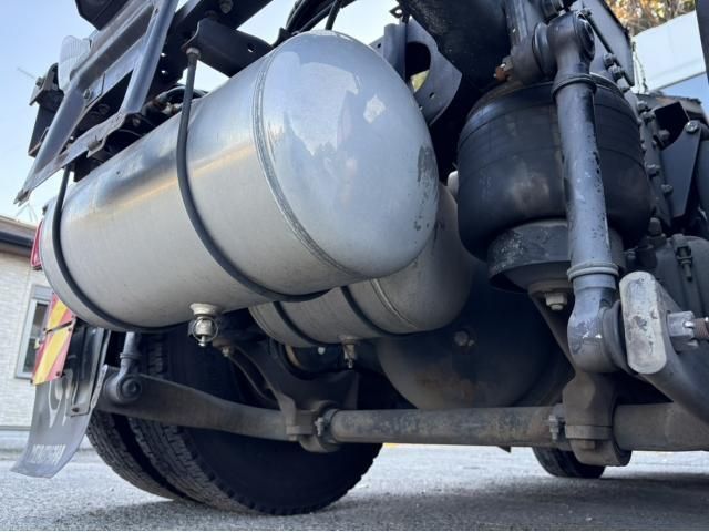 MITSUBISHI FUSOU SUPER GREAT 2016