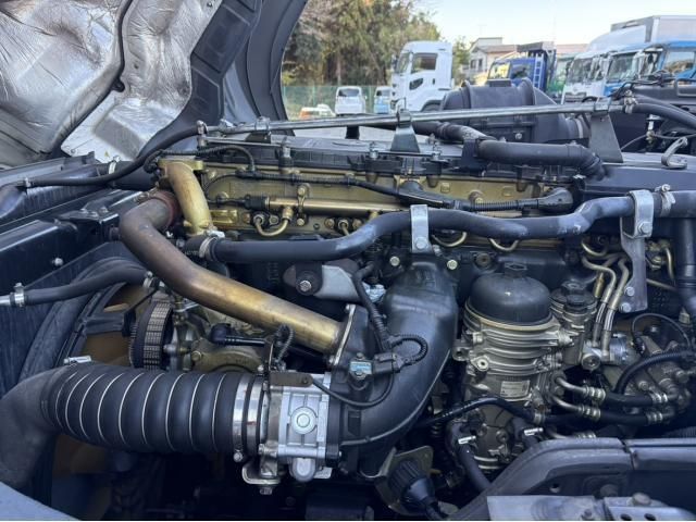 MITSUBISHI FUSOU SUPER GREAT 2016