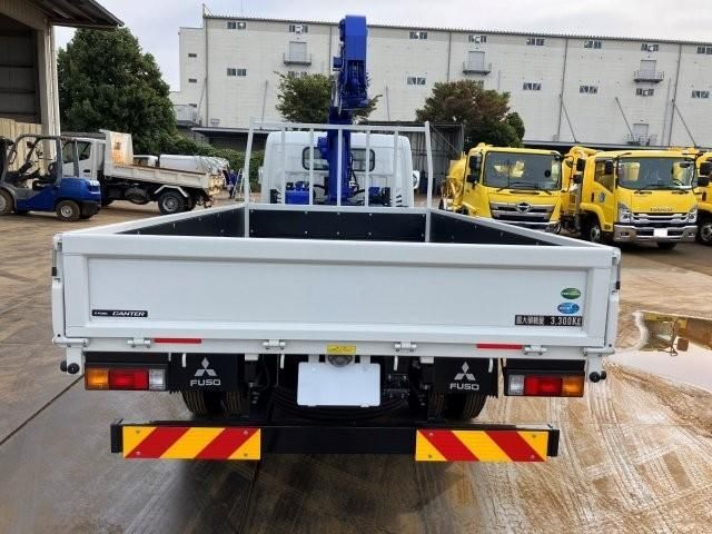 MITSUBISHI CANTER 2025