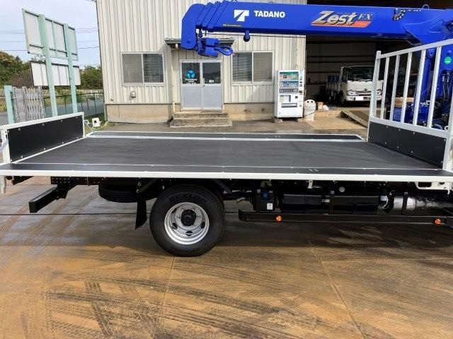 MITSUBISHI CANTER 2025