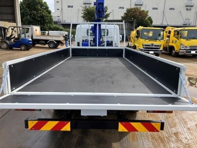 MITSUBISHI CANTER 2025