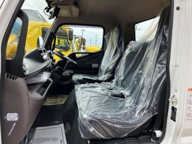 MITSUBISHI CANTER 2025