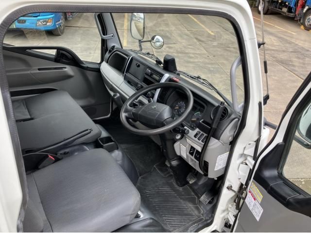 MITSUBISHI CANTER 2020