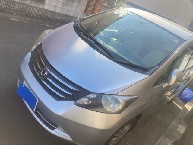 HONDA FREED 2009