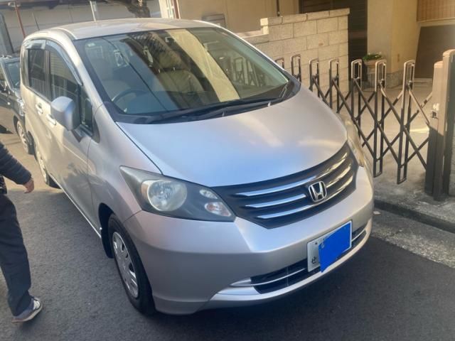 HONDA FREED 2009