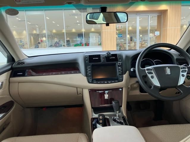 TOYOTA CROWN sedan 2010