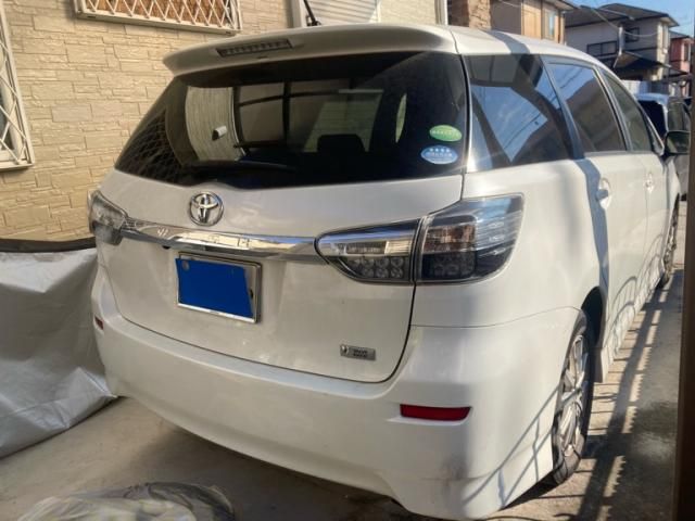 TOYOTA WISH 2013
