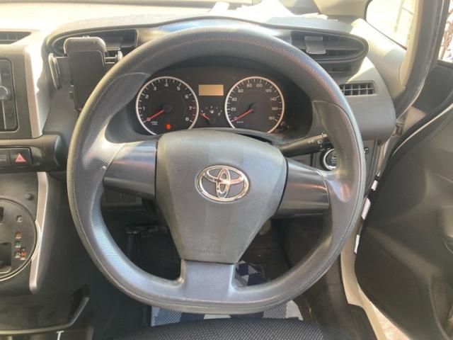 TOYOTA WISH 2013
