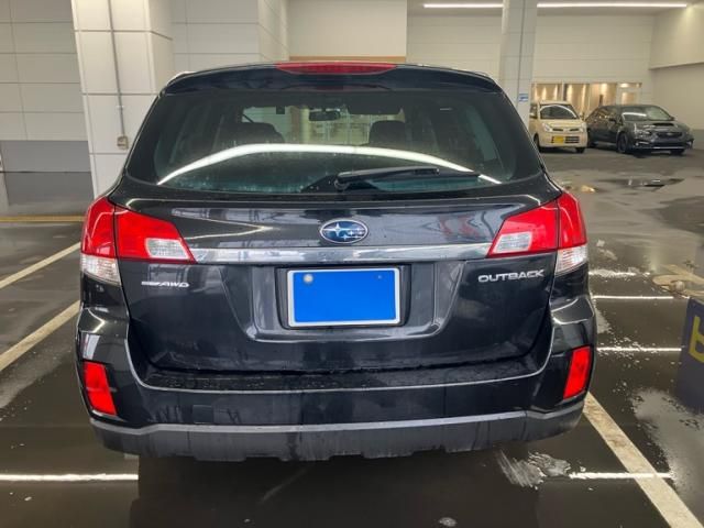 SUBARU LEGACY OUTBACK 2011