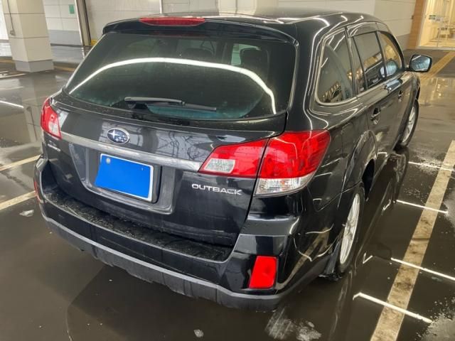 SUBARU LEGACY OUTBACK 2011