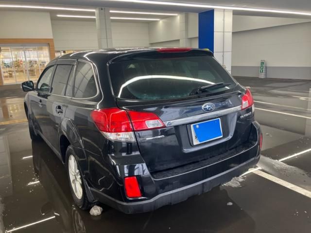 SUBARU LEGACY OUTBACK 2011