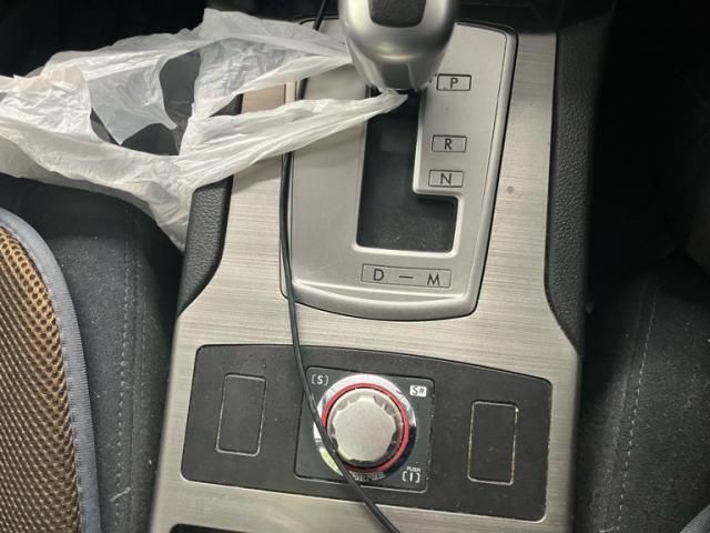 SUBARU LEGACY OUTBACK 2011