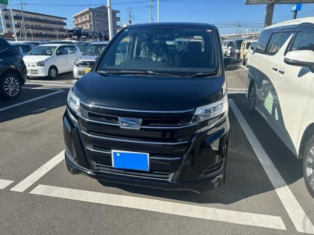 TOYOTA NOAH HYBRID 2020