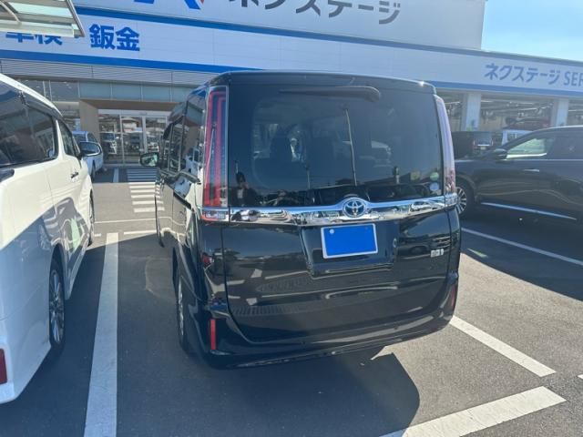 TOYOTA NOAH HYBRID 2020