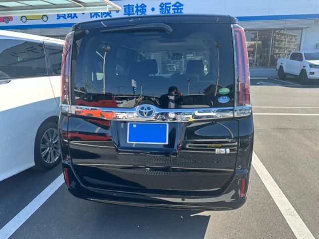 TOYOTA NOAH HYBRID 2020