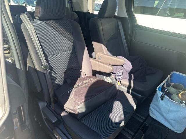 TOYOTA NOAH HYBRID 2020