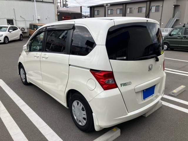 HONDA FREED 2011