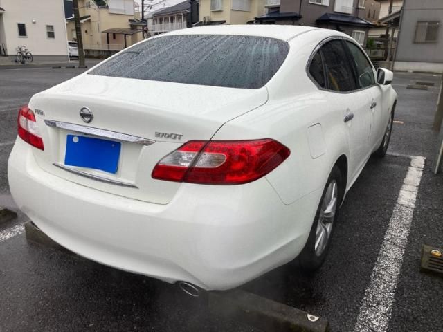 NISSAN FUGA 2011