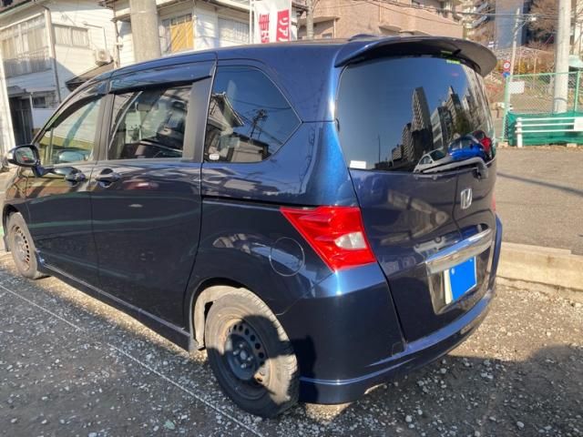 HONDA FREED 2010