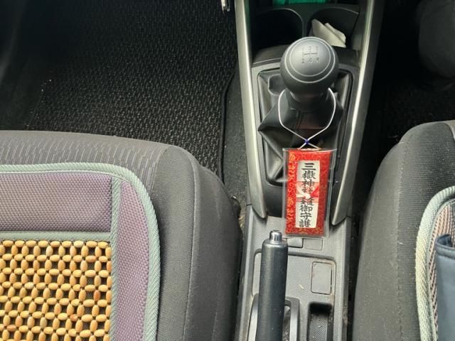 TOYOTA COROLLA FIELDER 2013