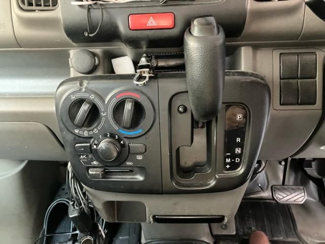 MITSUBISHI MINICAB van 2018